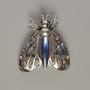 Broche-pendante Papillon bleu cristal, strass multicolores, métal argenté 44×48 mm