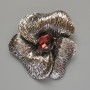 Broche-pendante «Fleur» avec cristal rouge et métal argenté 55×63 mm
