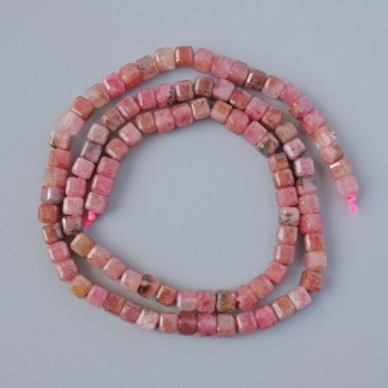 Perles de rhodonite en pierre naturelle, facettées en cube, diamètre 4 mm ±, longueur 39 cm ± montées sur fil