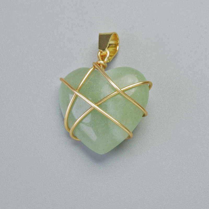 Pendentif «Cœur» en jade dans un maillage doré, diamètre 20×20 mm, longueur ±30 mm