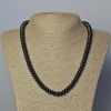 Collier en shungite artificielle – rondelles lisses, diamètre 8×5 mm, longueur 45–49 cm ±