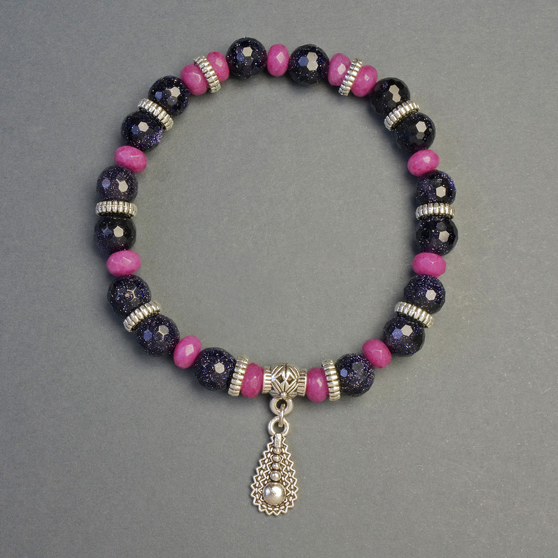 Bracelet en aventurine et phosphosidérite avec pendentif, diamètre 8 mm et 6 mm +/-, longueur 18 cm +/- élastique