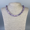 Collier en lépidolite, perles facettées, diamètre d’environ 8 mm, longueur d’environ 47 cm