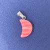 Pendentif Lune en rhodochrosite, pierre naturelle 11×18×5×28 mm+