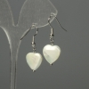 Boucles d'oreilles nacre forme cœur 12 mm ±, longueur 30 mm ±