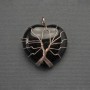 Pendentif Cœur d'agate dans un tressage doré, diamètre 30×30 mm ±, longueur 37 mm ±