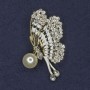 Broche Papillon perles blanches et strass sur métal doré 41×58 mm+