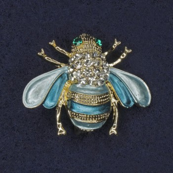 Broche Abeille émail bleu clair, strass blancs et verts, métal doré 25x30 mm+
