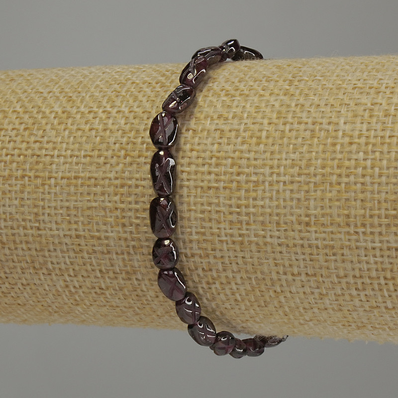 Bracelet en grenat facetté, diamètre 6–8×5 mm, longueur 18 cm, élastique