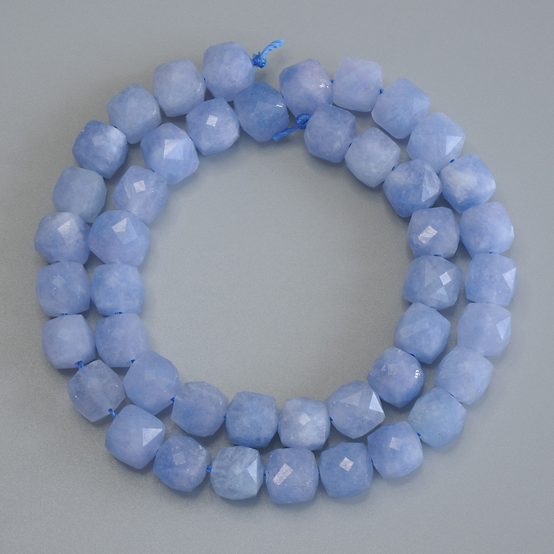 Perles d'aigue-marine facettées en cube, diamètre 9×9 mm, longueur environ 38 cm sur fil