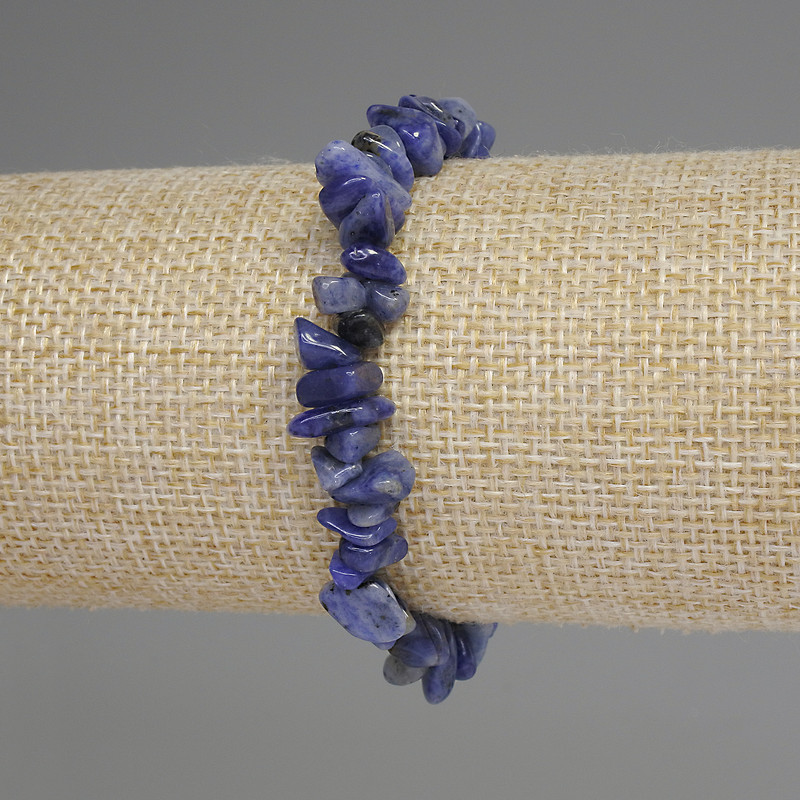 Bracelet en copeaux de sodalite, diamètre 5–12 × 3 mm ±, longueur 18 cm ±, élastique