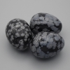 Œuf souvenir en pierre naturelle — obsidienne neigeuse, diamètre 40×30± mm