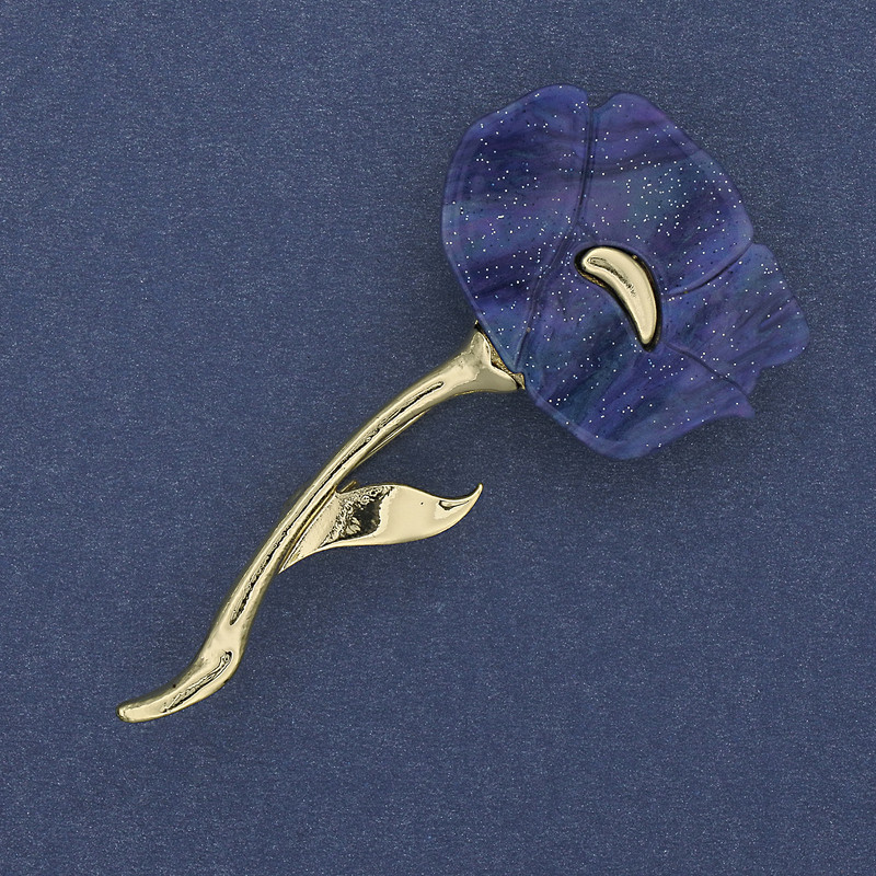 Broche fleur de pavot bleu nacré 63×32 mm ± métal doré