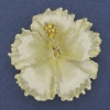 Broche-pendentif «Fleur de pétunia» jaune, émail jaune mat et strass jaunes sur métal doré 51×51 mm+