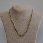Collier en grossulaire (grenat vert), cubes facettés 4×4 mm, longueur environ 50 cm ±, avec fermoir