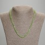 Collier en chrysoprase et olivine, cubes facettés, diamètre 5x5 mm +/-, longueur 45 mm +/-, avec fermoir