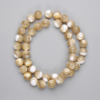 Perles beige nacré, sphères lisses, diamètre 8,5 mm, longueur 39 cm ±, sur fil