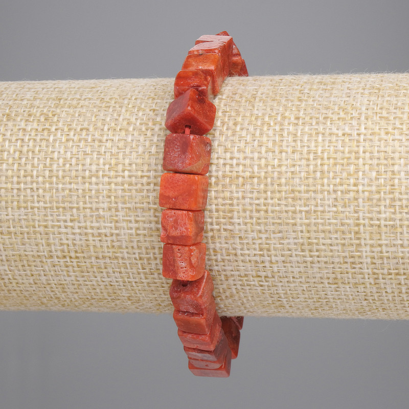Bracelet en corail spongieux, cubes 7–7,5 mm, 5×7–7,5 mm, longueur 18 cm ±, élastique