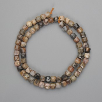 Perles de rhodochrosite facettées en cube 5×5 mm, longueur environ 39 cm, sur fil