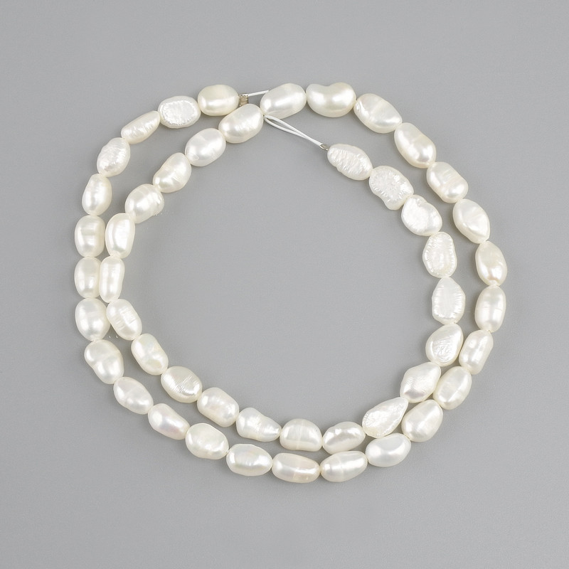 Perles d'eau douce, diamètre 8-8,5 × 4-5 mm, longueur environ 37 cm, enfilées sur fil