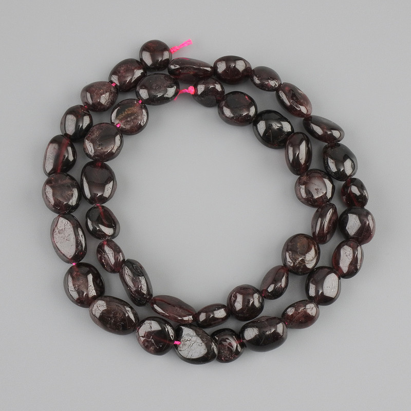 Perles de grenat taillées 9–12,5 × 8–9,5 mm, longueur 40 cm+