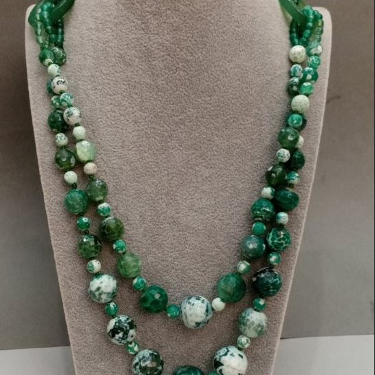 Collier en agate, longueur 65 cm+