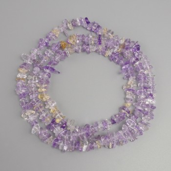 Perles d'améthrine en éclats, diamètre 6–9 mm, 5×2–5, 5 mm ±, longueur 80 cm ± sur fil