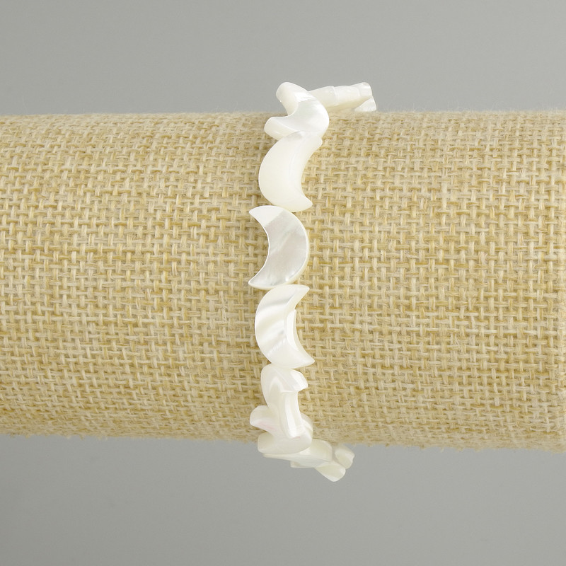 Bracelet en nacre forme lune, diamètre 12×8-9 mm ±, longueur 18 cm ±, élastique