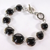 Soldes. Bracelet en agate, monture lisse, pierre ronde de 20, 16 et 15 mm, longueur 18–21 cm