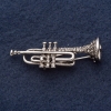 Broche «Trompette» 5×1,5 cm, strass, métal gris