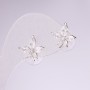 Boucles d'oreilles puces «Feuilles» Série 925 avec pierres blanches 14×14 mm métal argenté