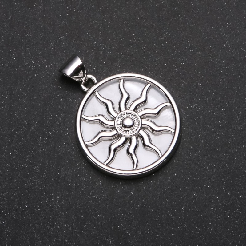 Pendentif Yarilo en nacre blanche, diamètre 32 mm
