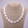 Collier en howlite naturelle rectangulaire, dimensions 13 x 18 mm, longueur 48 cm