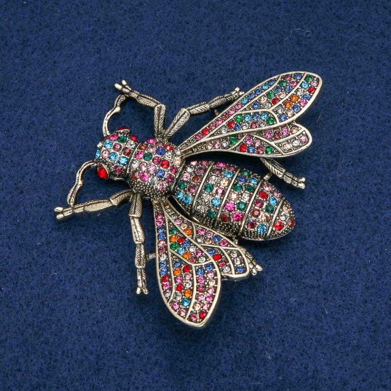 Broche Papillon, strass multicolores, métal doré 70 × 55 mm + 
