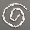 Perles baroques sur fil avec teinte «essence» d 7–9×10–23 mm, longueur 38 cm+