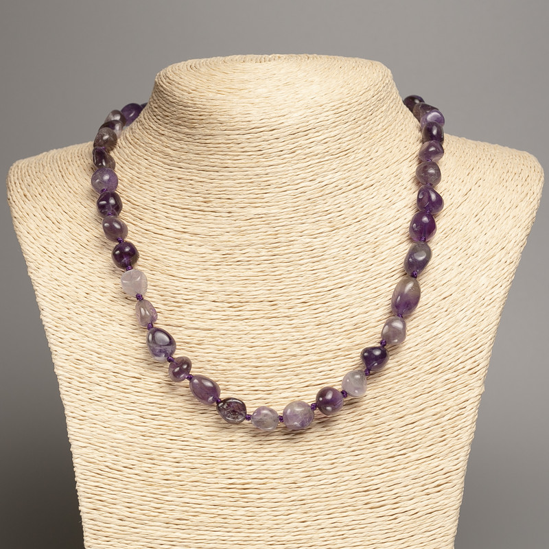 Collier de perles d'améthyste taillées, diamètres 5 × 9 × 15 mm ±, longueur 50 cm ±