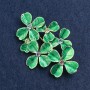 Broche «Feuilles» émaillées vertes, avec strass, métal doré 57 × 40 mm