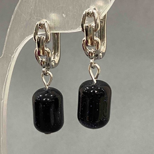 Boucles d'oreilles Aventurine Nuit du Caire, diamètre 9×14 mm ±, longueur 31 mm, forme barillet