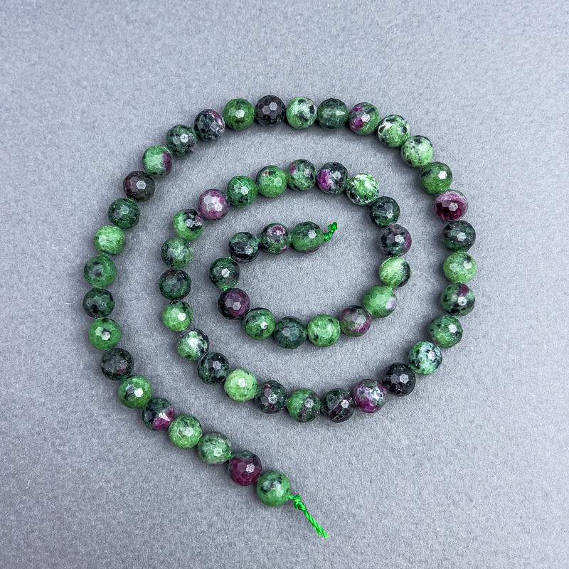 Perles de zoïsite, pierre naturelle, bille facettée, diamètre 6,5 mm ± sur fil, longueur 39 cm+
