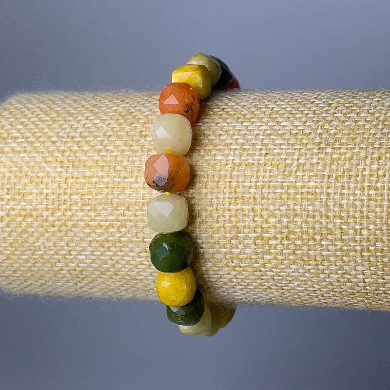 Bracelet Assorti en pierres naturelles — cubes facettés
