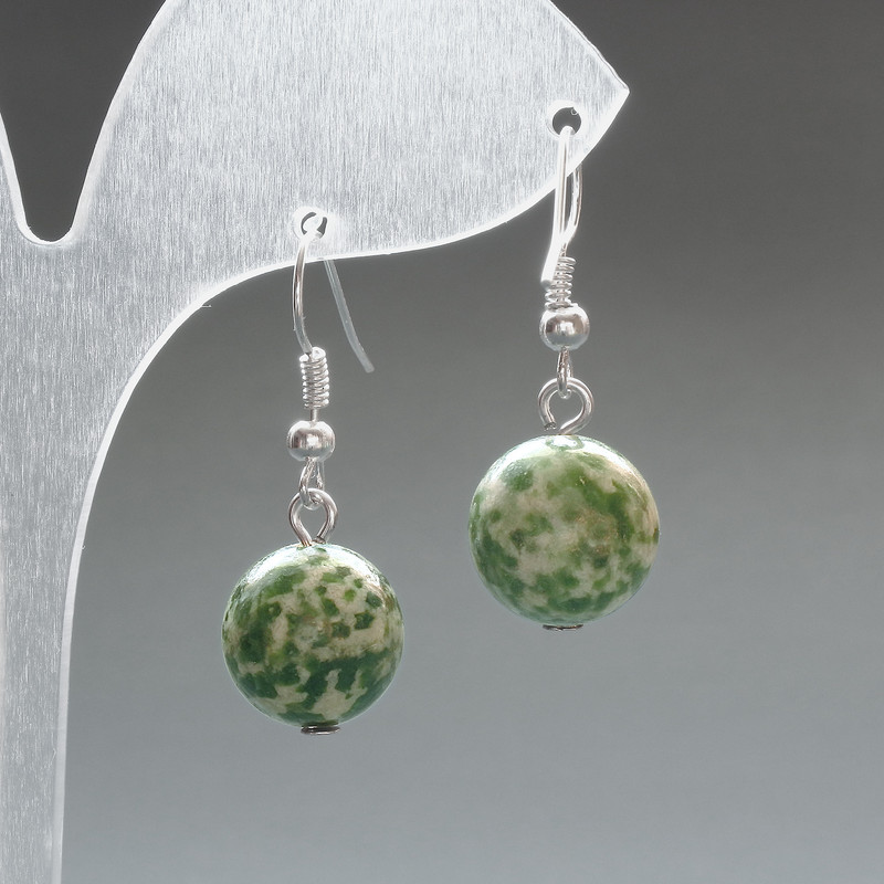 Boucles d'oreilles en agate mousse, boules lisses, diamètre 12,5 mm ±, longueur 33 mm ±